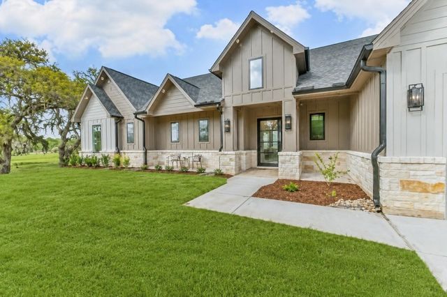 250 Pony Trail, Angleton, TX 77515