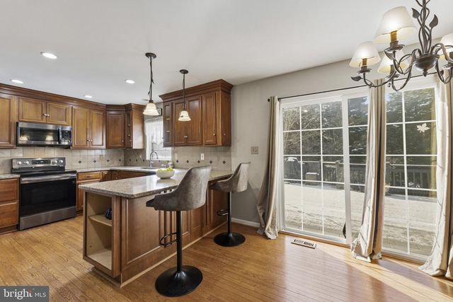 7742 LAKE SHORE DR, Owings, MD 20736