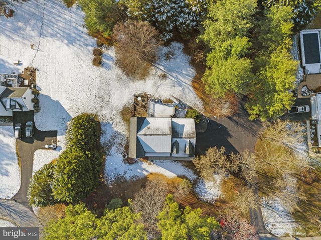 7742 LAKE SHORE DR, Owings, MD 20736