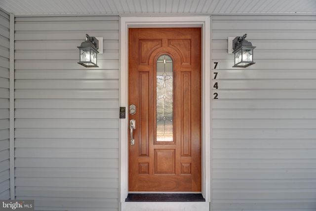 7742 LAKE SHORE DR, Owings, MD 20736