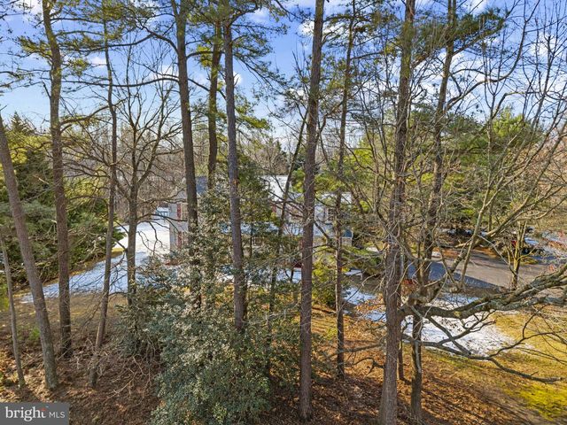 7742 LAKE SHORE DR, Owings, MD 20736