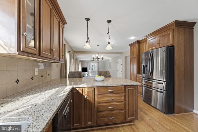 7742 LAKE SHORE DR, Owings, MD 20736