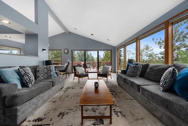 1035 S Primrose Ln, Spokane, WA 99224