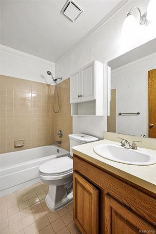 33524 Meldrum Street, New Baltimore, MI 48047