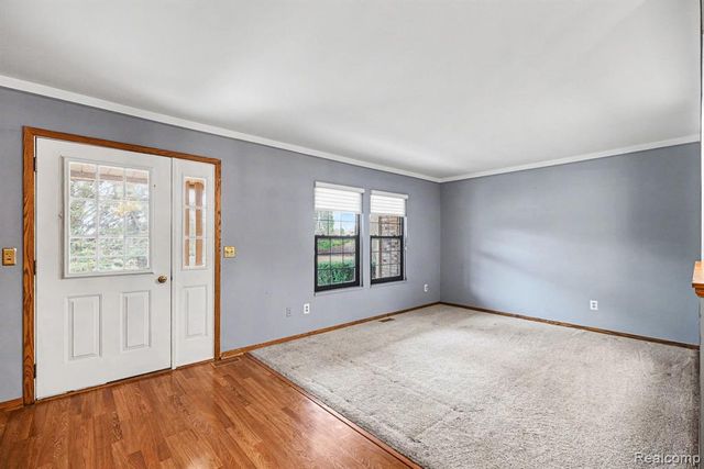 33524 Meldrum Street, New Baltimore, MI 48047