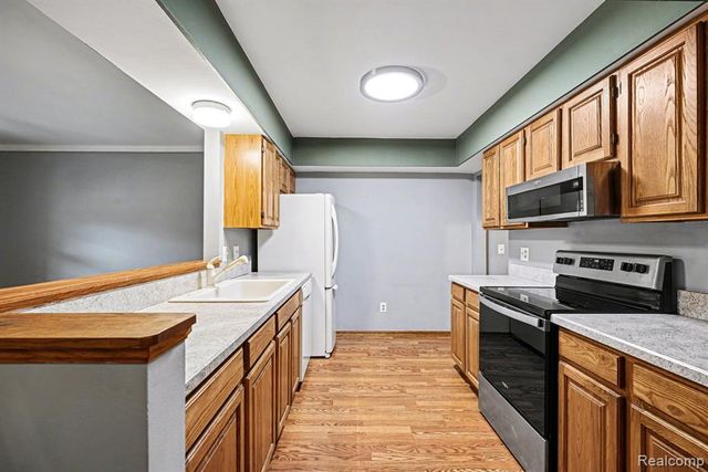 33524 Meldrum Street, New Baltimore, MI 48047