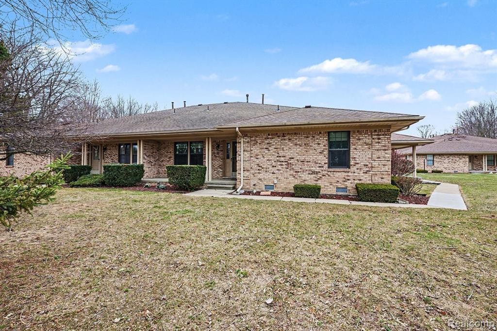 33524 Meldrum Street, New Baltimore, MI 48047