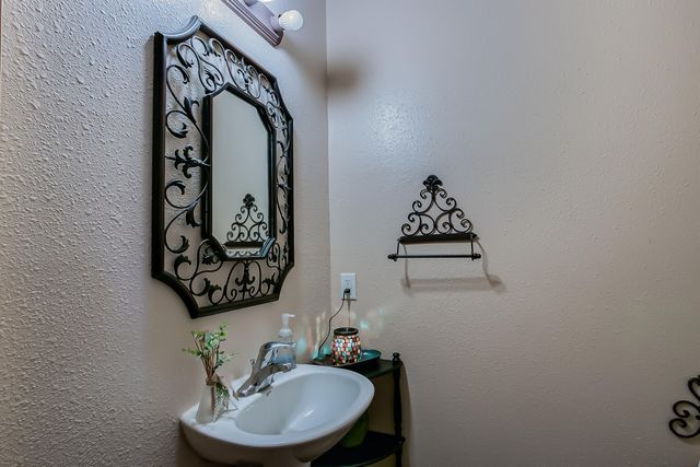 6223 Zaltana Road NW, Albuquerque, NM 87120