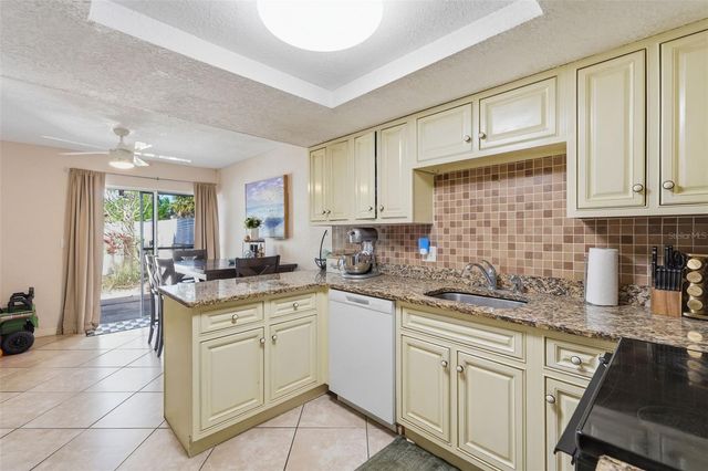 7322 STONE HAVEN COURT N 7322, Pinellas Park, FL 33781