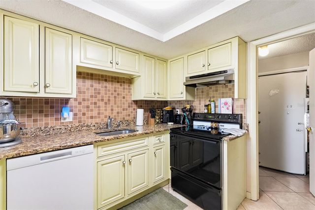 7322 STONE HAVEN COURT N 7322, Pinellas Park, FL 33781