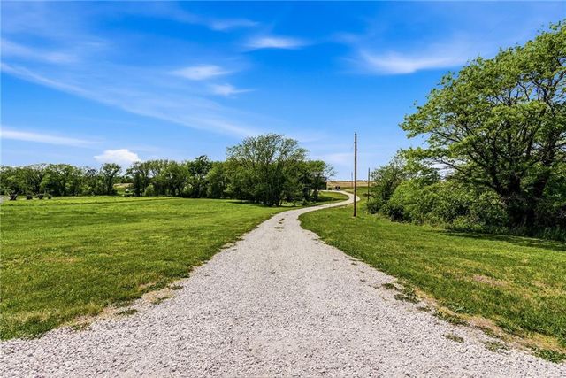 2362 SW US 169 Highway, Gower, MO 64454