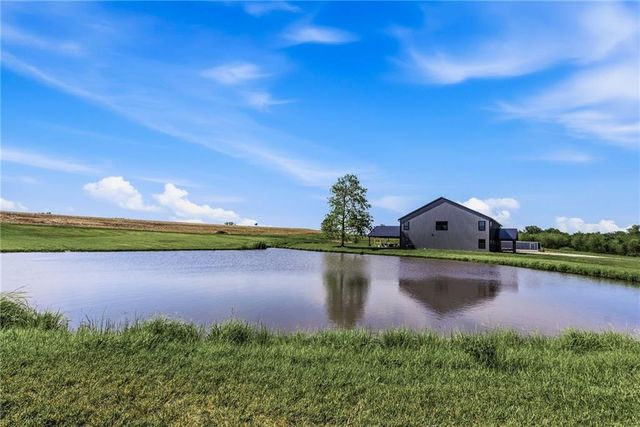 2362 SW US 169 Highway, Gower, MO 64454