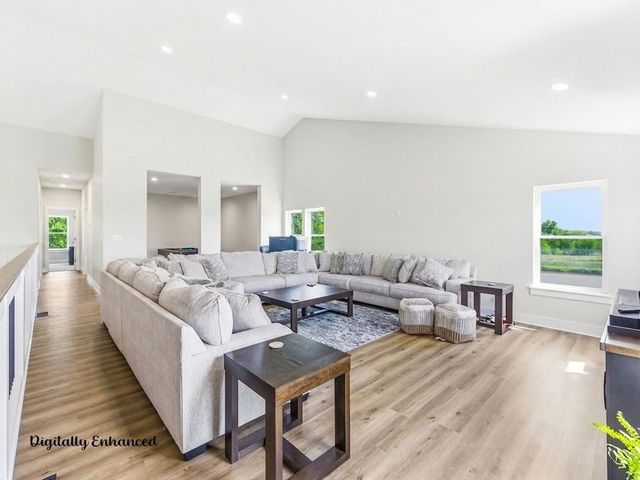 2362 SW US 169 Highway, Gower, MO 64454