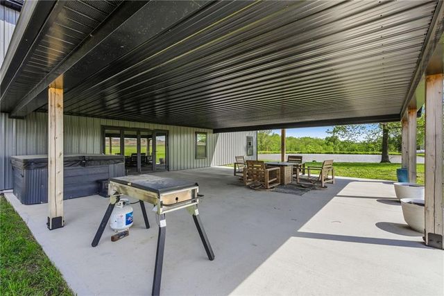 2362 SW US 169 Highway, Gower, MO 64454