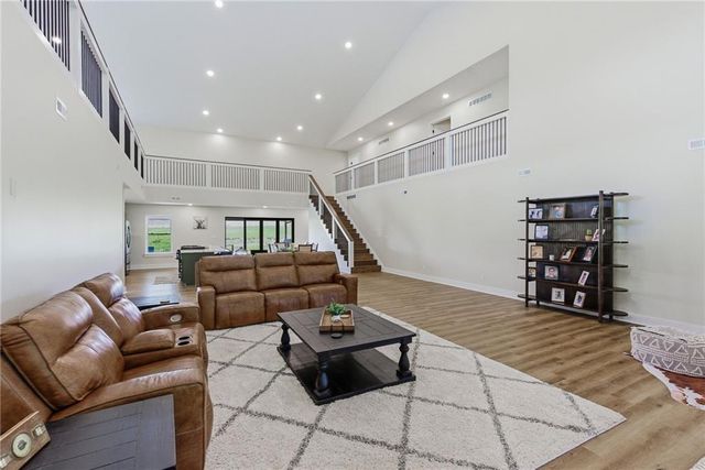2362 SW US 169 Highway, Gower, MO 64454