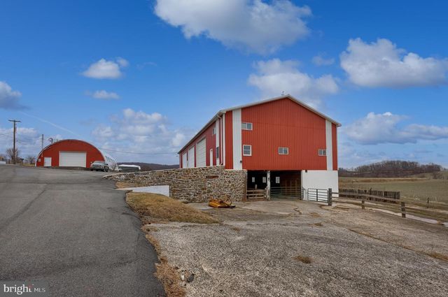 76 S BRICK LN, Elverson, PA 19520