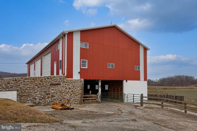 76 S BRICK LN, Elverson, PA 19520