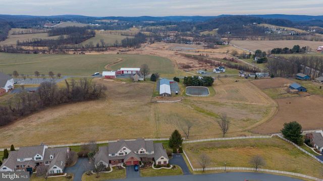 76 S BRICK LN, Elverson, PA 19520