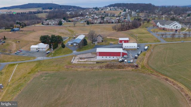 76 S BRICK LN, Elverson, PA 19520