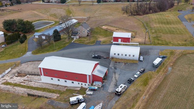 76 S BRICK LN, Elverson, PA 19520