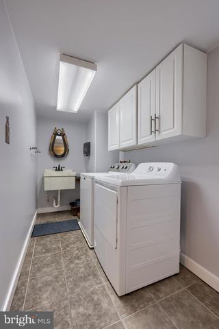 76 S BRICK LN, Elverson, PA 19520