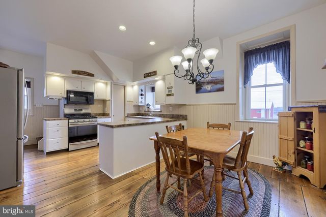 76 S BRICK LN, Elverson, PA 19520