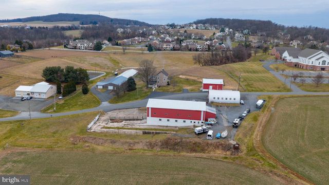 76 S BRICK LN, Elverson, PA 19520