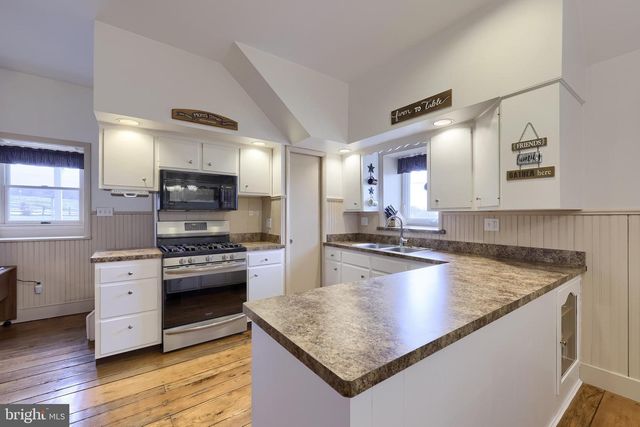 76 S BRICK LN, Elverson, PA 19520