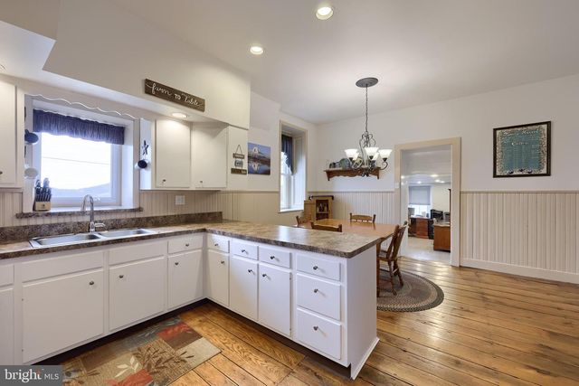 76 S BRICK LN, Elverson, PA 19520