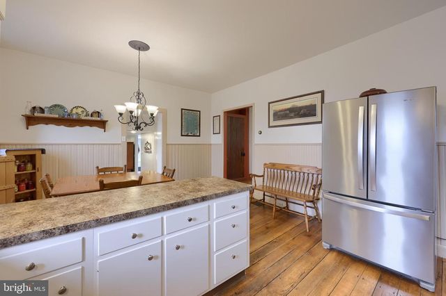 76 S BRICK LN, Elverson, PA 19520