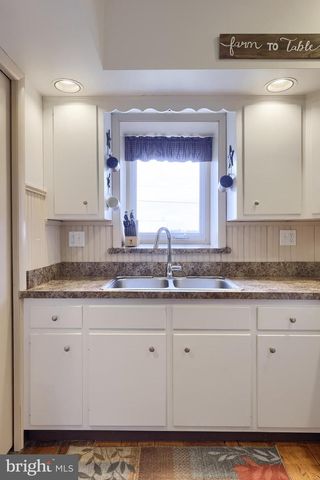 76 S BRICK LN, Elverson, PA 19520