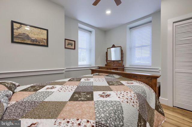 76 S BRICK LN, Elverson, PA 19520