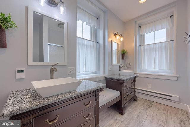 76 S BRICK LN, Elverson, PA 19520