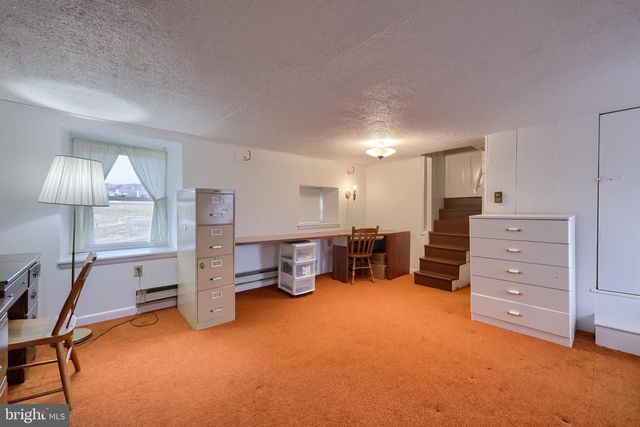 76 S BRICK LN, Elverson, PA 19520