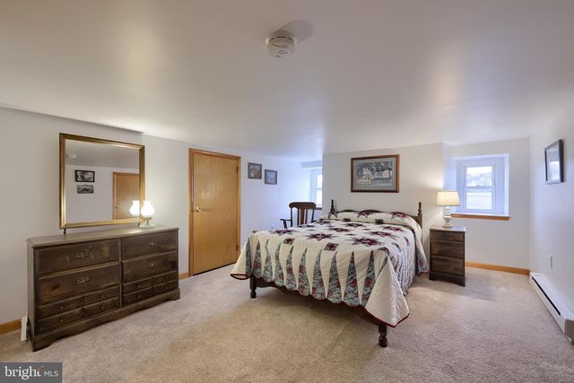 76 S BRICK LN, Elverson, PA 19520