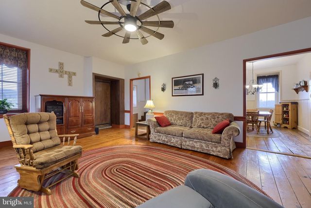 76 S BRICK LN, Elverson, PA 19520