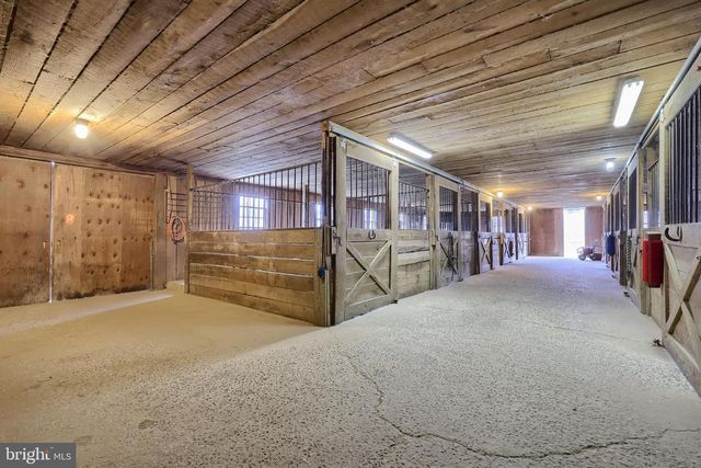 76 S BRICK LN, Elverson, PA 19520