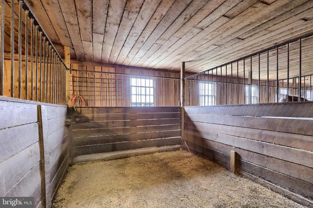 76 S BRICK LN, Elverson, PA 19520