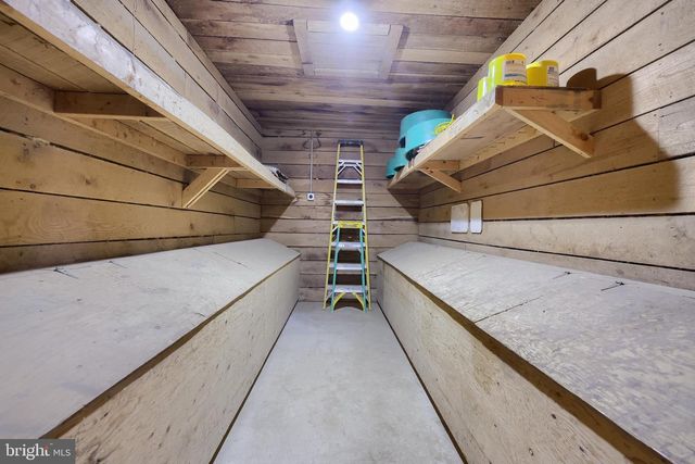 76 S BRICK LN, Elverson, PA 19520