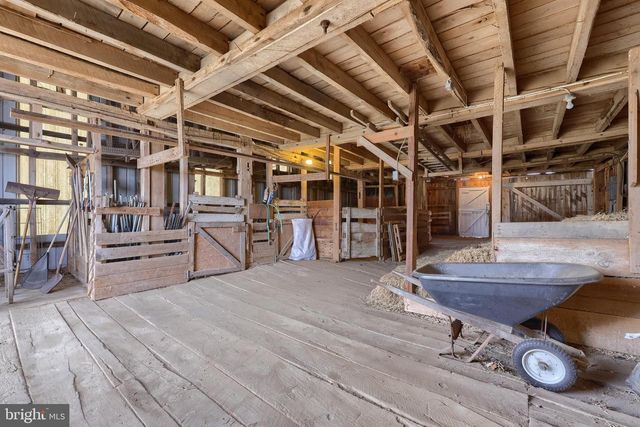 76 S BRICK LN, Elverson, PA 19520