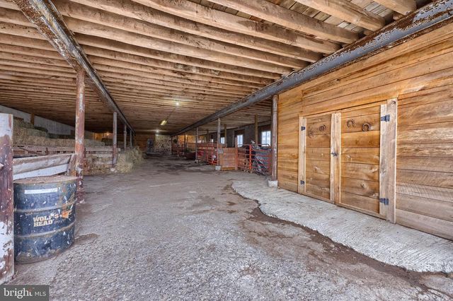 76 S BRICK LN, Elverson, PA 19520