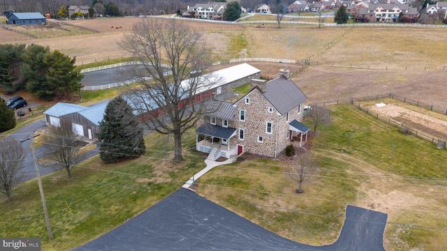 76 S BRICK LN, Elverson, PA 19520