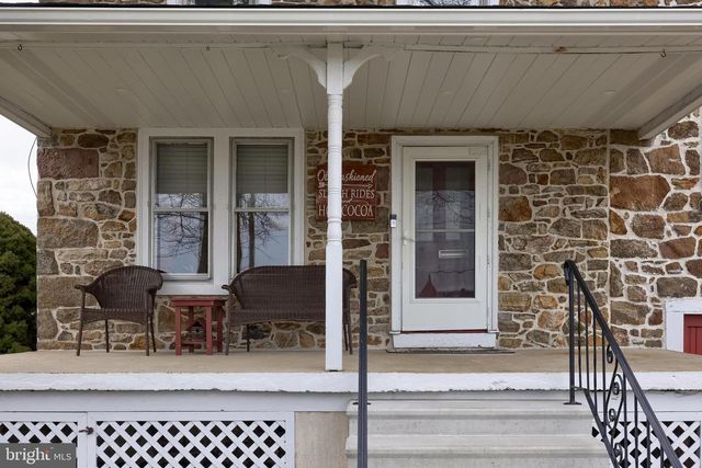 76 S BRICK LN, Elverson, PA 19520