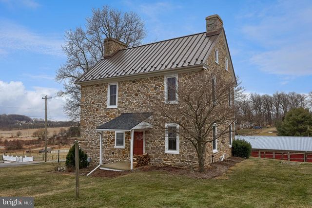 76 S BRICK LN, Elverson, PA 19520