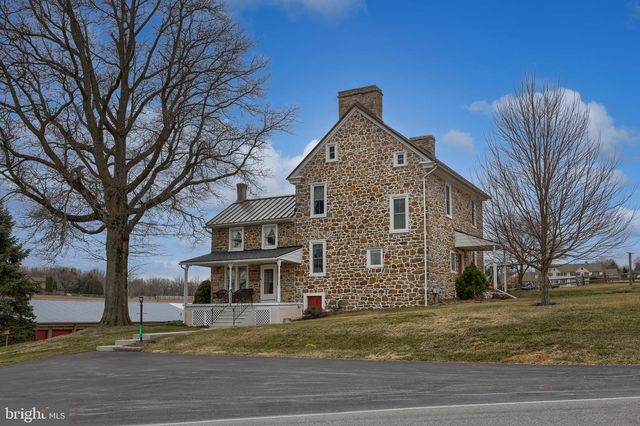 76 S BRICK LN, Elverson, PA 19520