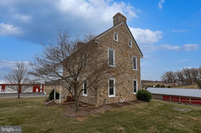 76 S BRICK LN, Elverson, PA 19520