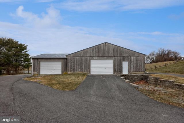 76 S BRICK LN, Elverson, PA 19520