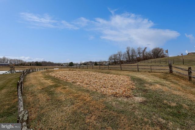 76 S BRICK LN, Elverson, PA 19520