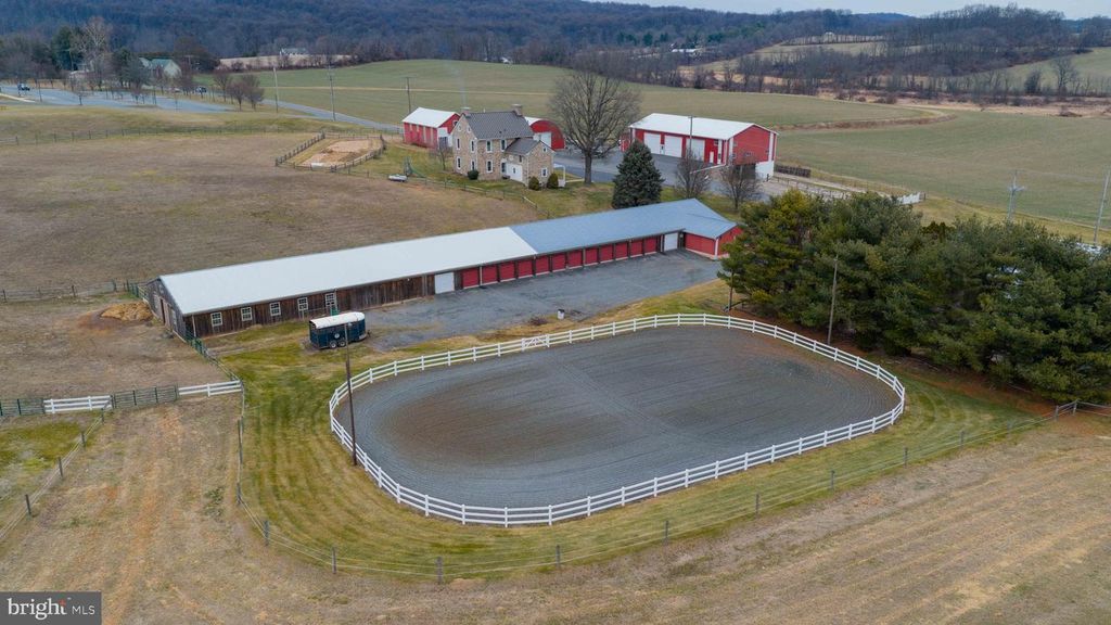 76 S BRICK LN, Elverson, PA 19520