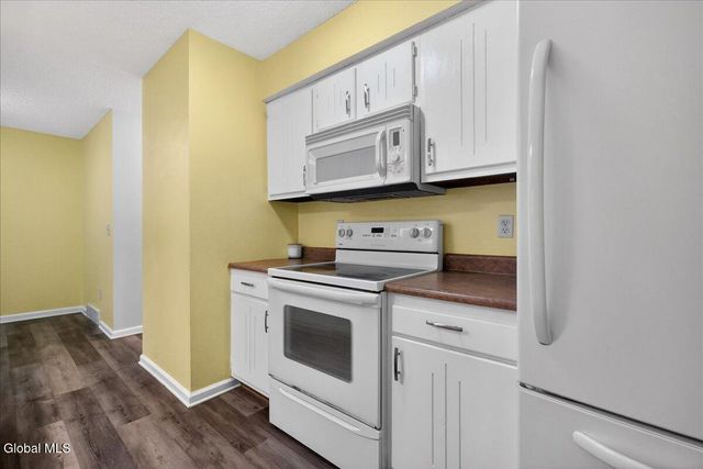 105 Yorktown Drive, Clifton Park, NY 12065